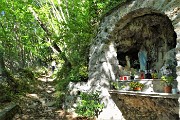 13 Santella-grotta Madonna di Lourdes